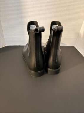 Capelli of New York Black Chukka Rain Boots
